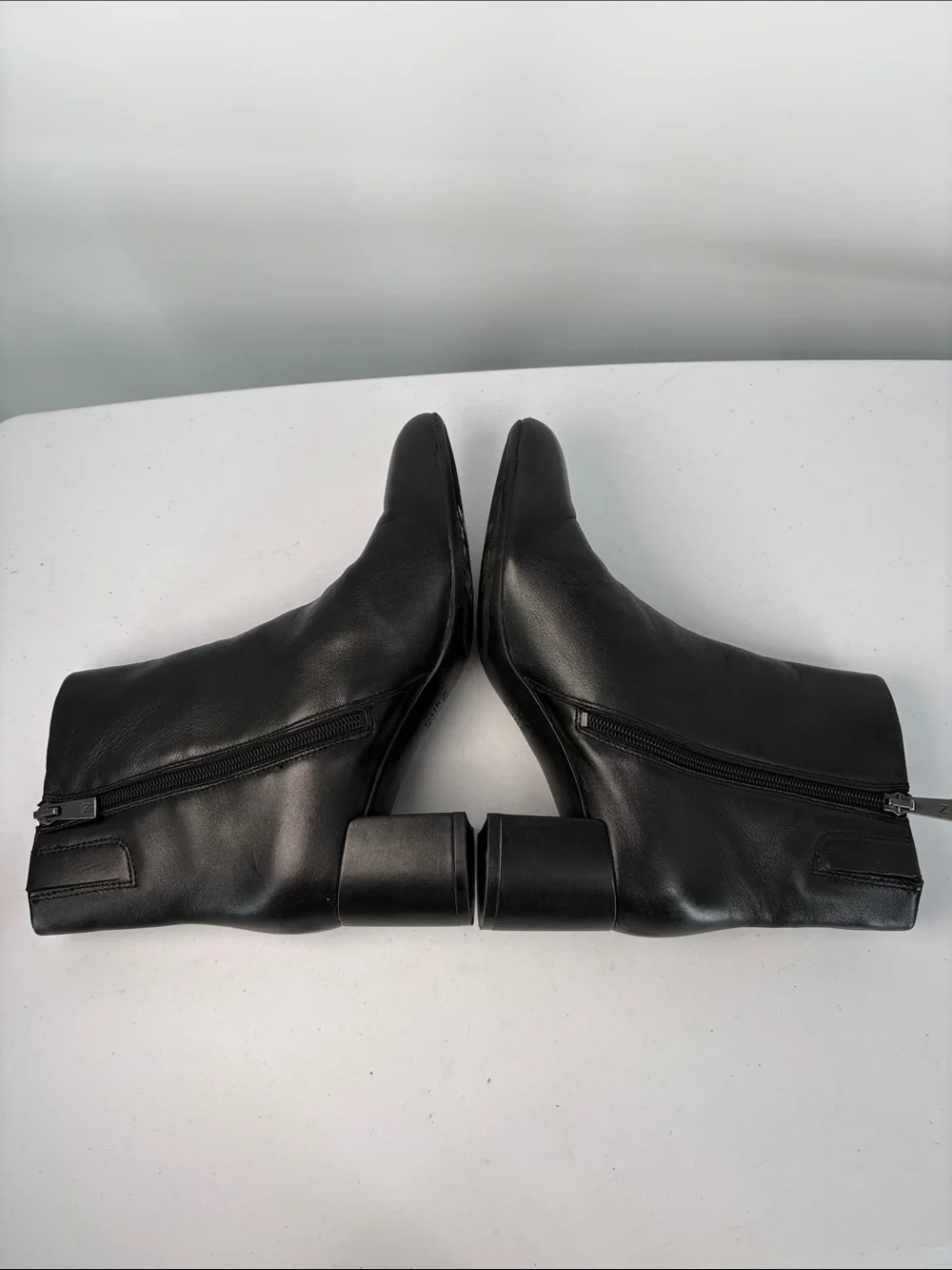 🗑️ Naturalizer River Black Leather Ankle Boots